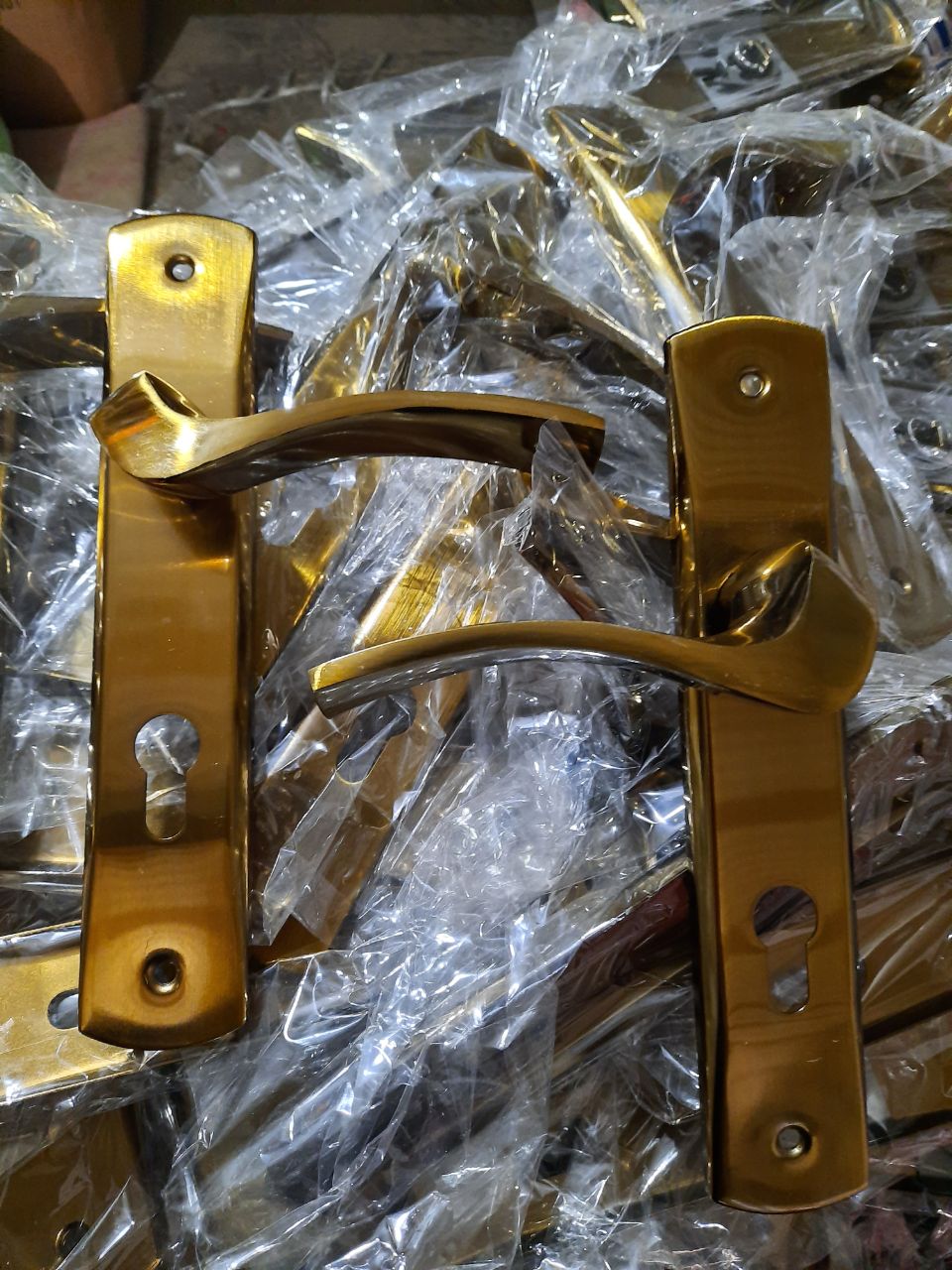 دستگیره توکا زیتونی