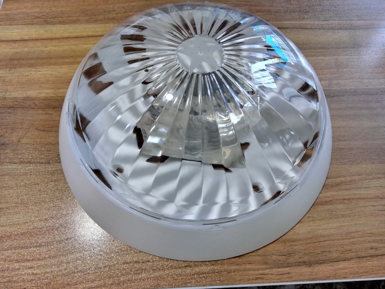 چراغ سقفی کد 103تعداد در کارتن 25 