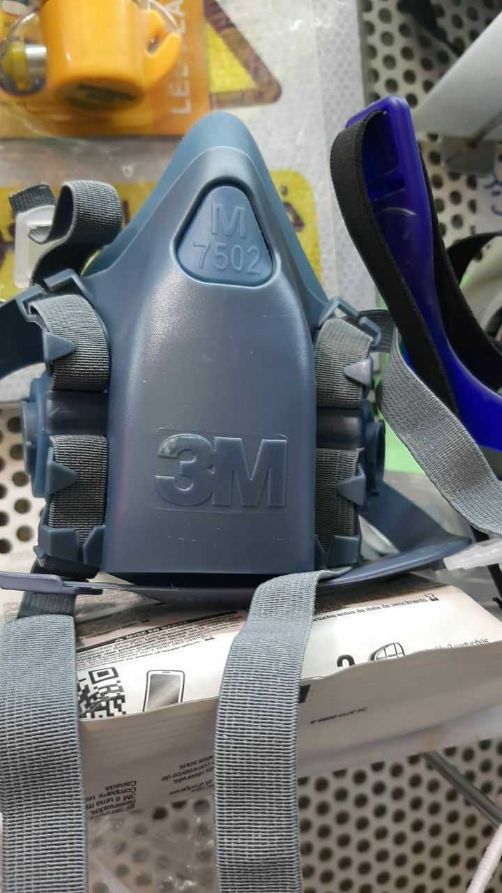 ماسک 3M۷۵۰۲قیمت مناسبموجود میباش