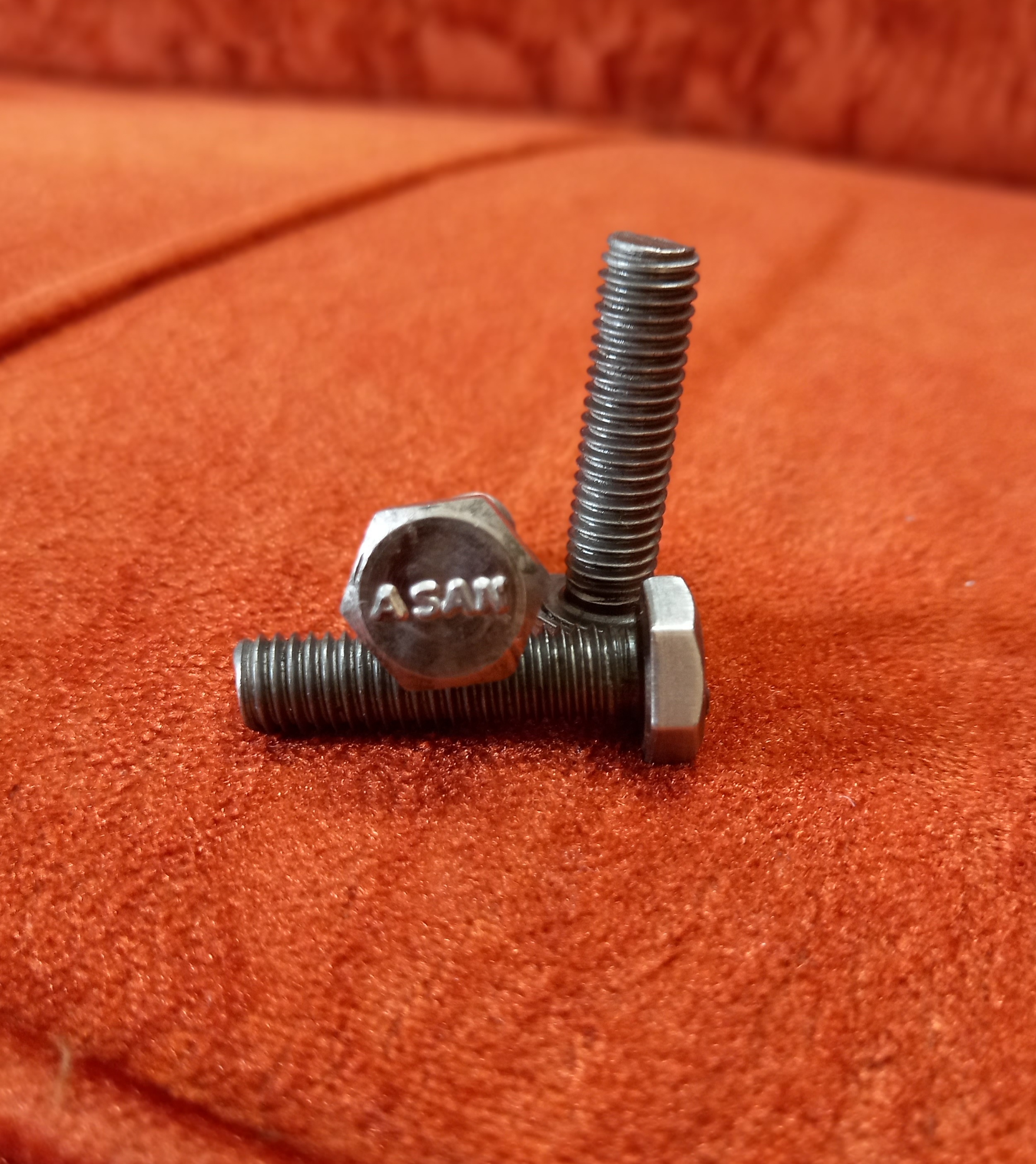 تولیدپیچ های آچاری شش گوش آهنی