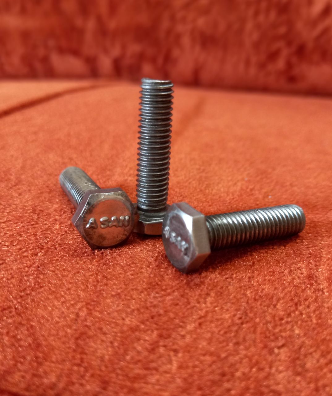 تولید کننده انواع پیچ های آچاری شش 