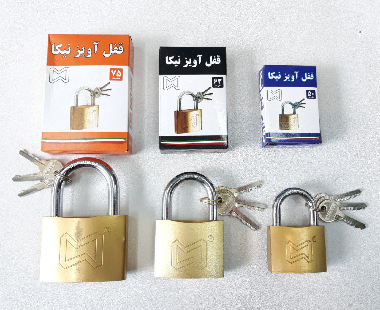 قفل آویز طلایی کلید ساده نیکا️ سای