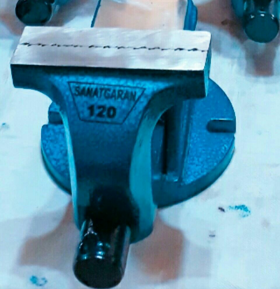 گیره رومیزی صنعتگران در سایزهای مخت