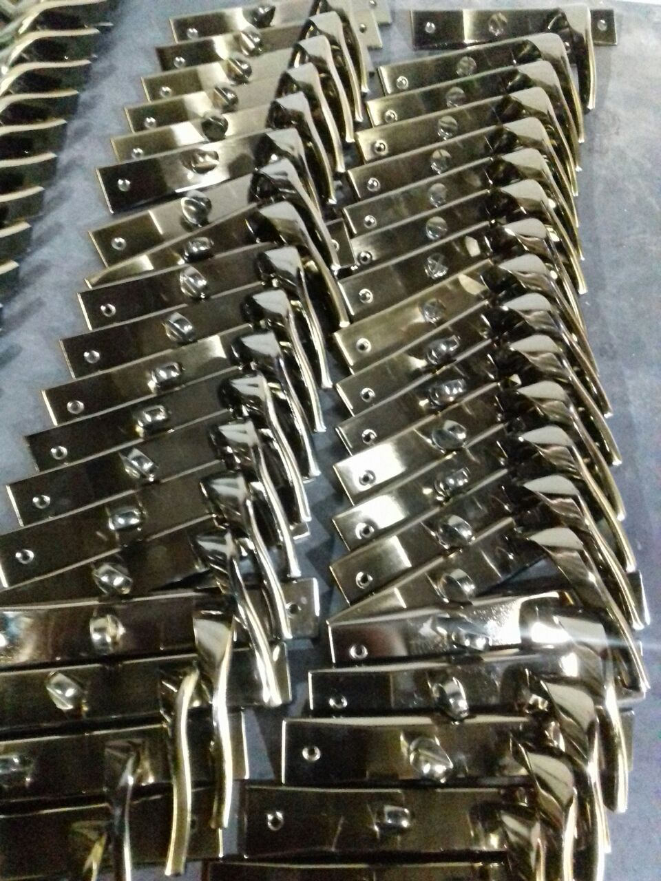 تولید دستگیره پلاک های ممتاز، به