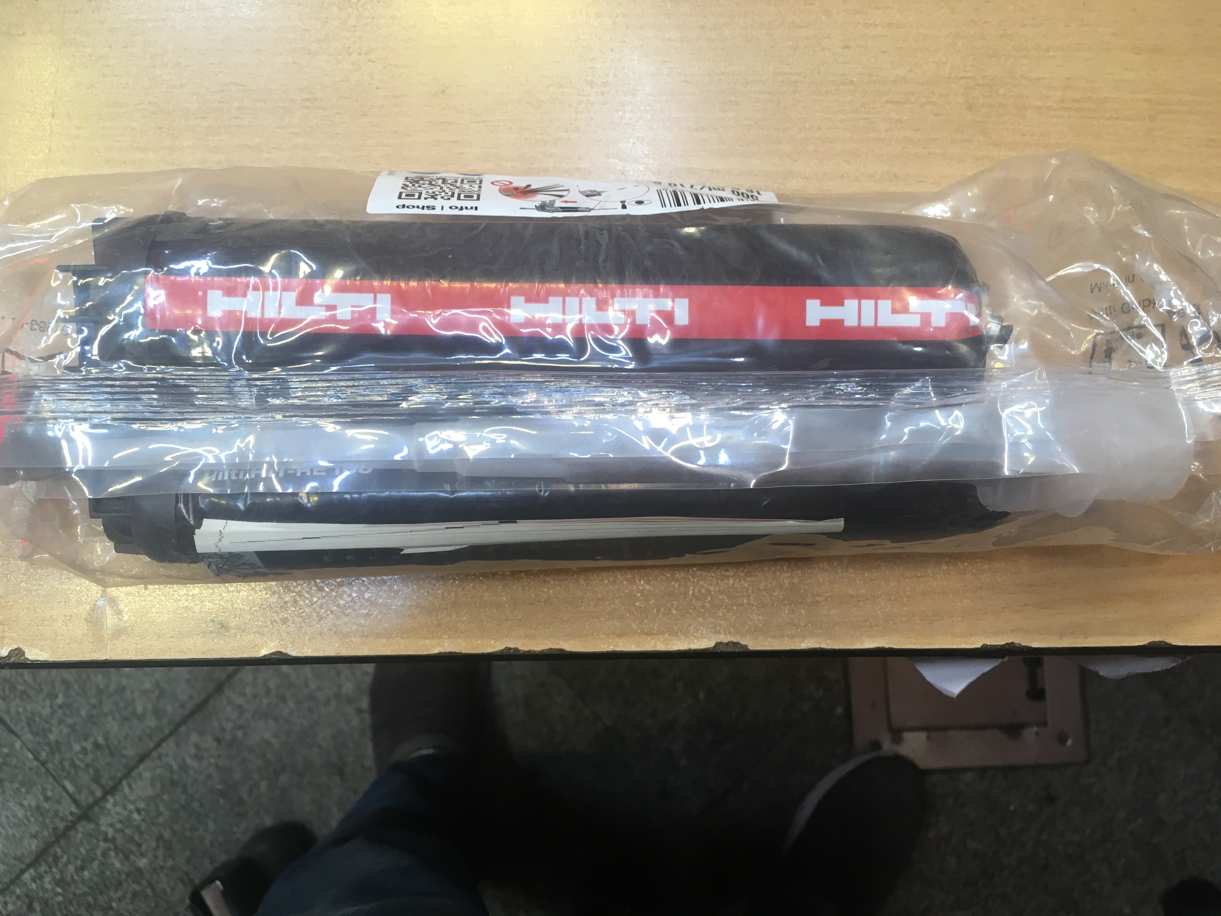 چسب v3Hilti