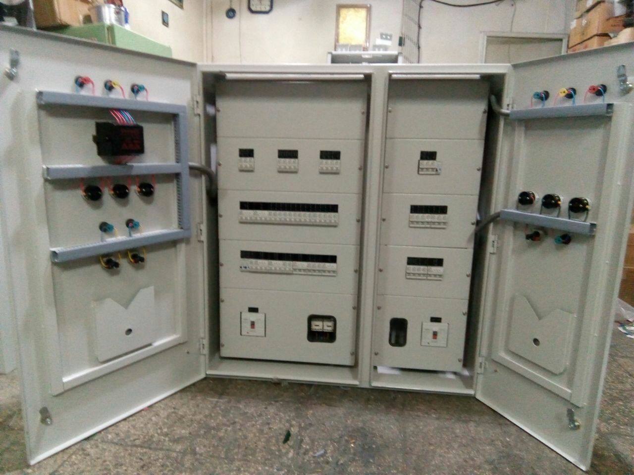 تابلو آمفی تئاتر اردبیل