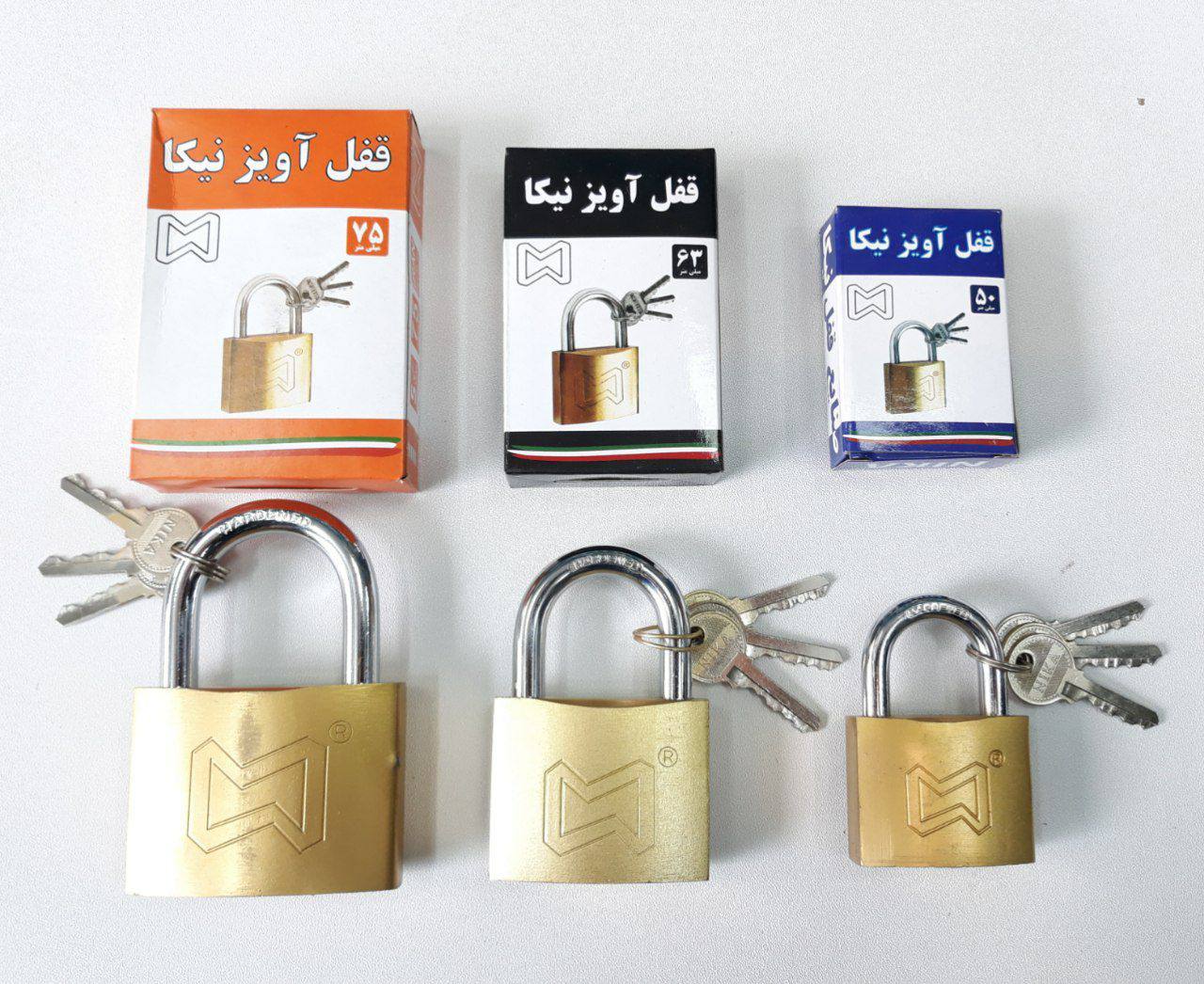 قفل آویز طلایی کلید ساده نیکا️ سای