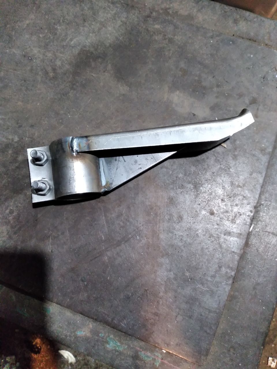 تولید و پخش اسپاره (جا پایی) آهنی ب