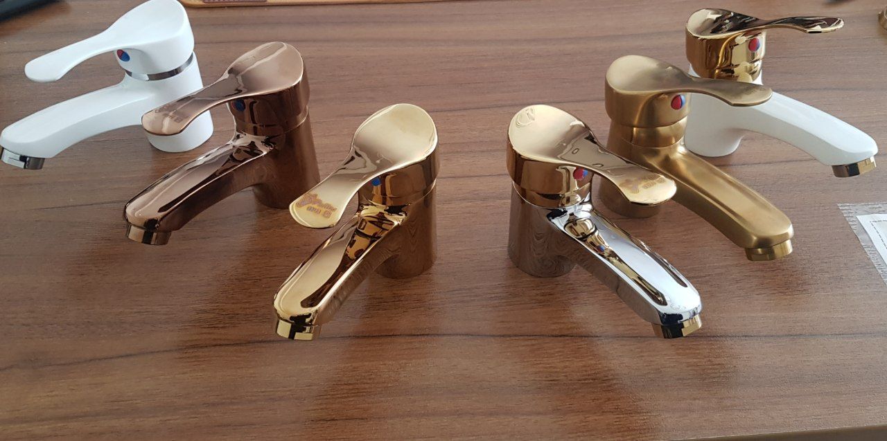 شیرآلات پادینادر دو مدل رقابتی دست