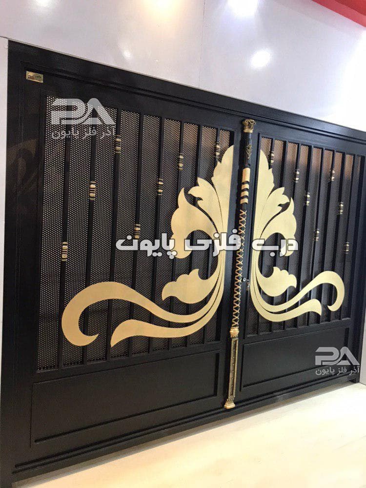 ️درب فلزی پایون طرح رزا در این طر