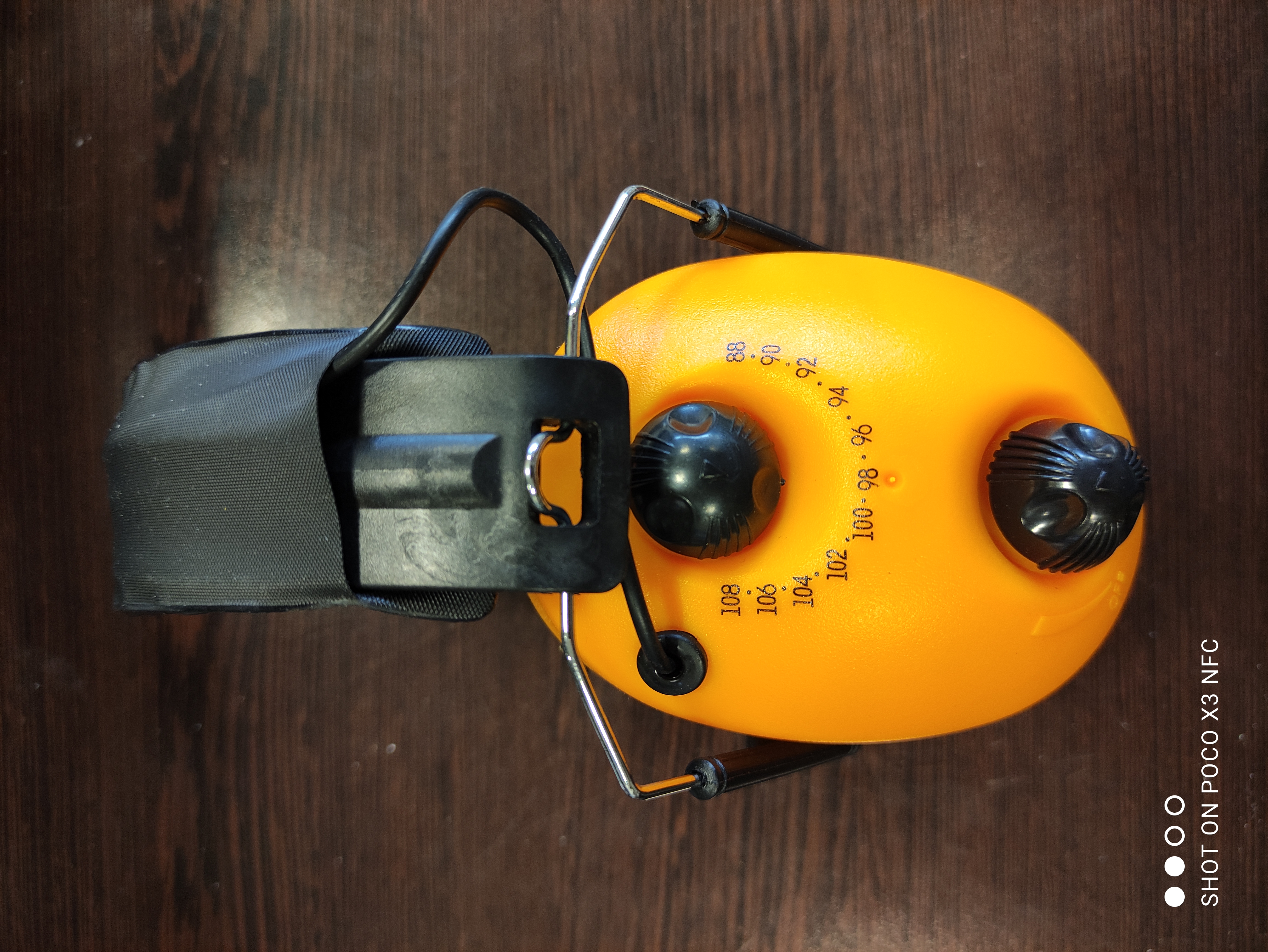 گوشی ایمنی رادیودار