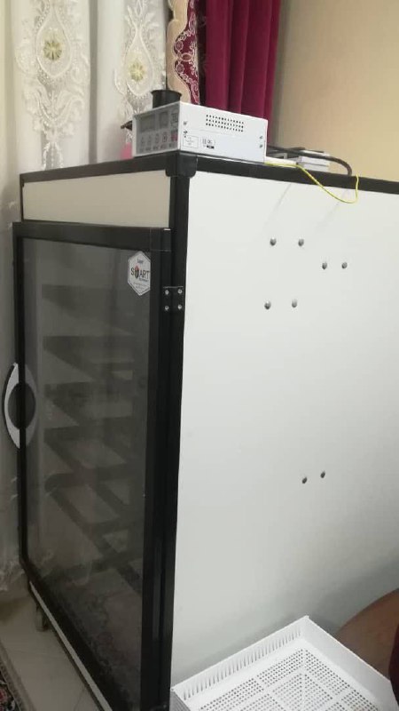 سلام، یک عدد دستگاه جوجه کشی 1008 ت