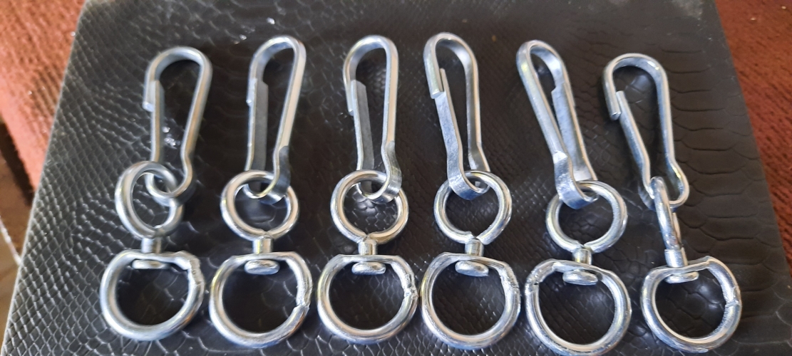 مدبر فنردار(هرزه گرد)قلاده