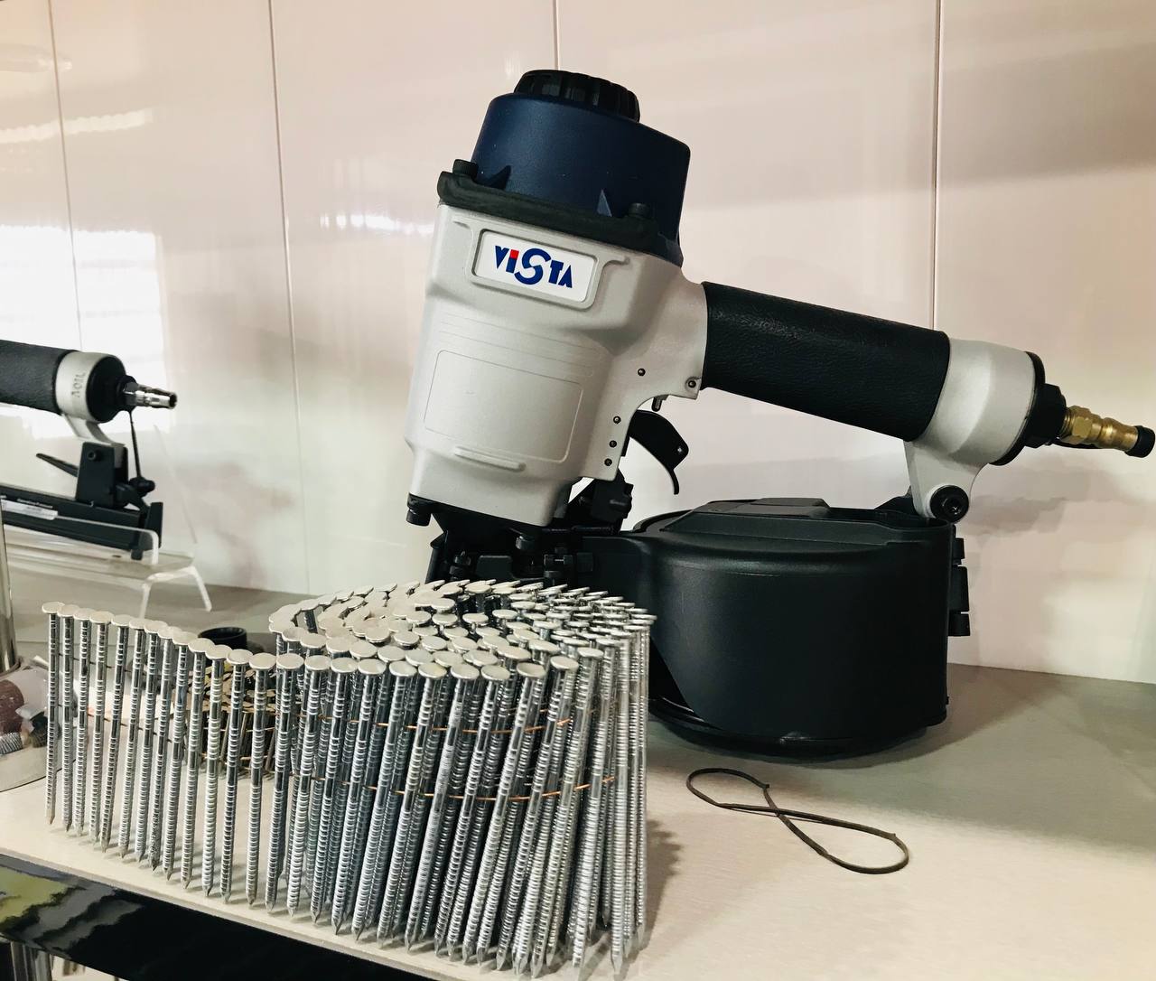 عرضه كننده انحصارى انواع ميخكوب و م