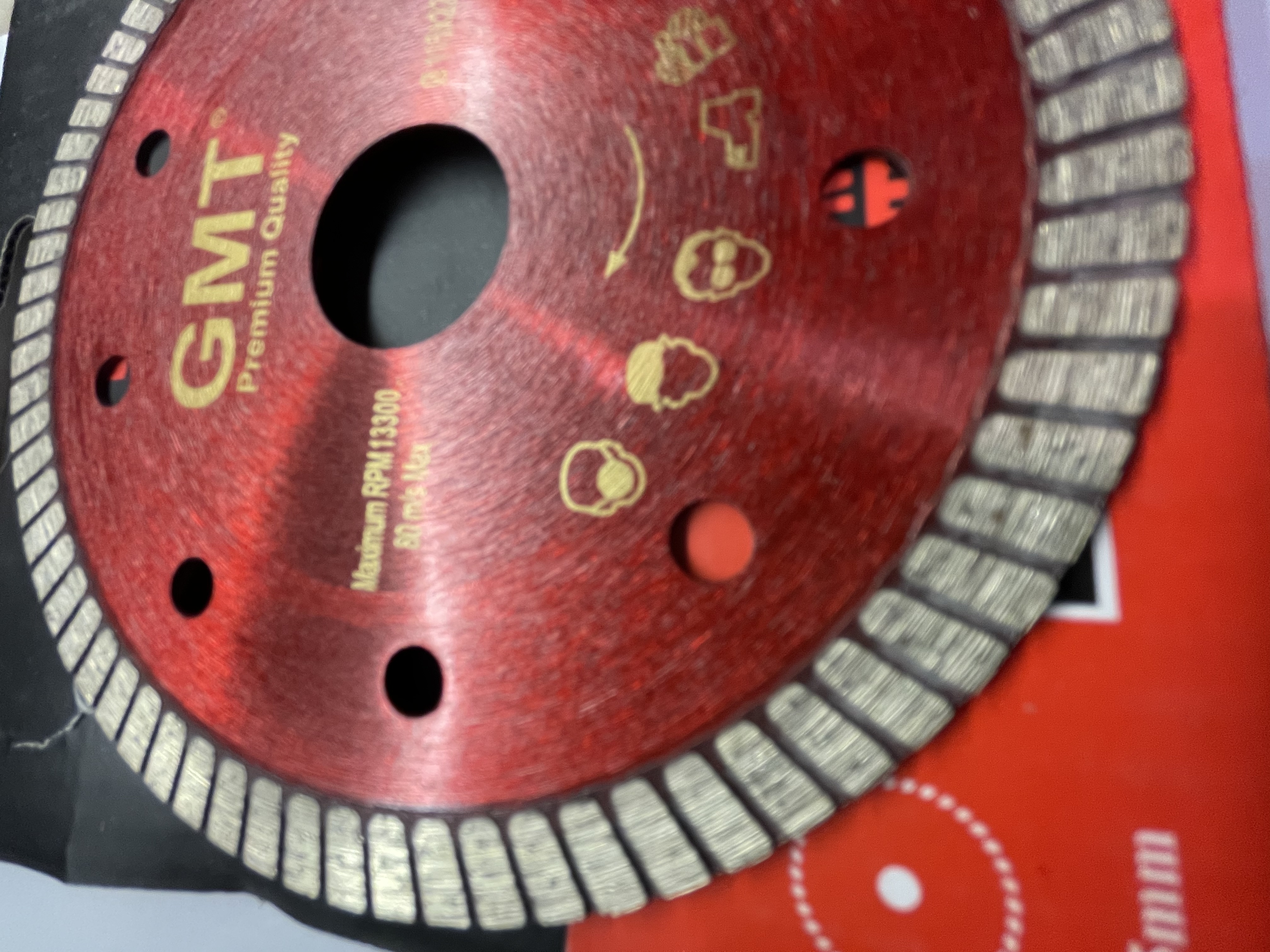 سرامیک بر پرسلان بر GMT