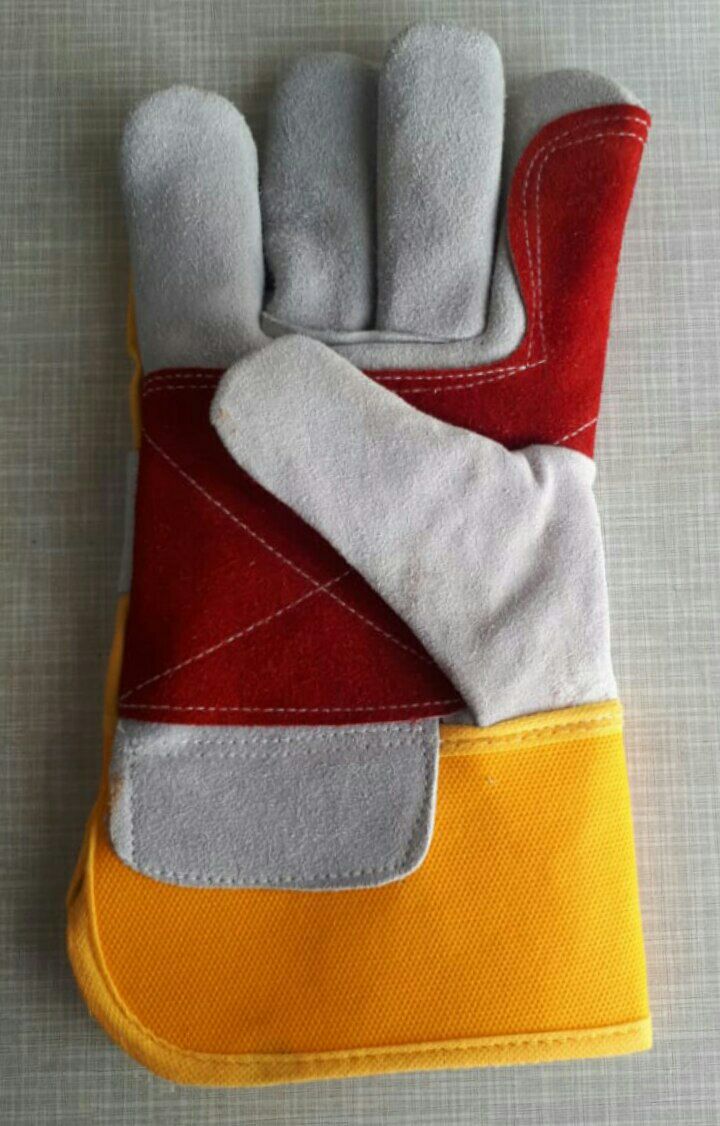 تولید کننده انواع دستکشهای چرمی و ن