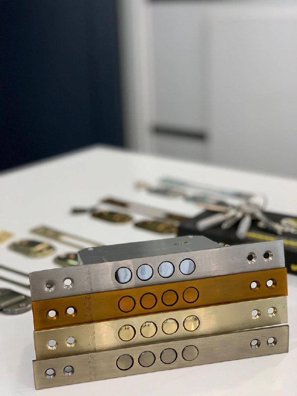 ۴ لول لوگاس در ۴ رنگ موجود جنس درج