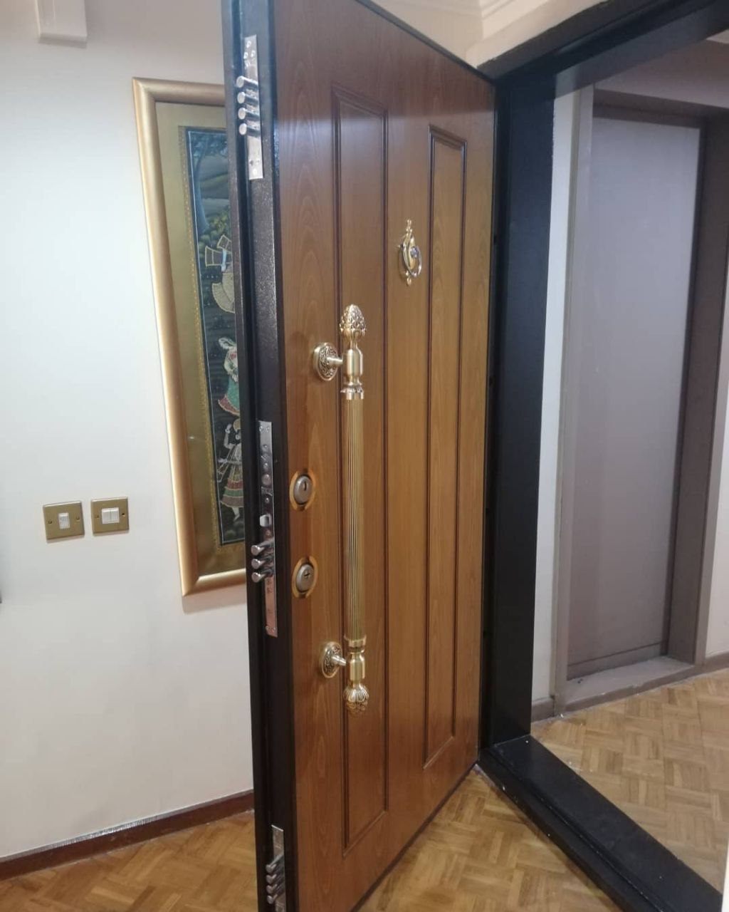 درب ضد سرقت فوق امنیتی استادکار ۷۷