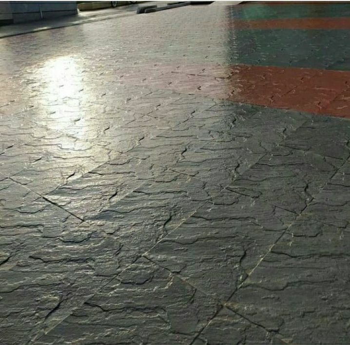 سمنت پلاست کار شده در کف با طرح مال