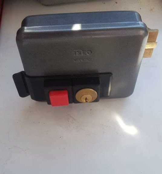 قفل درب حیاطی برقی ایزو اصلی ایتالی