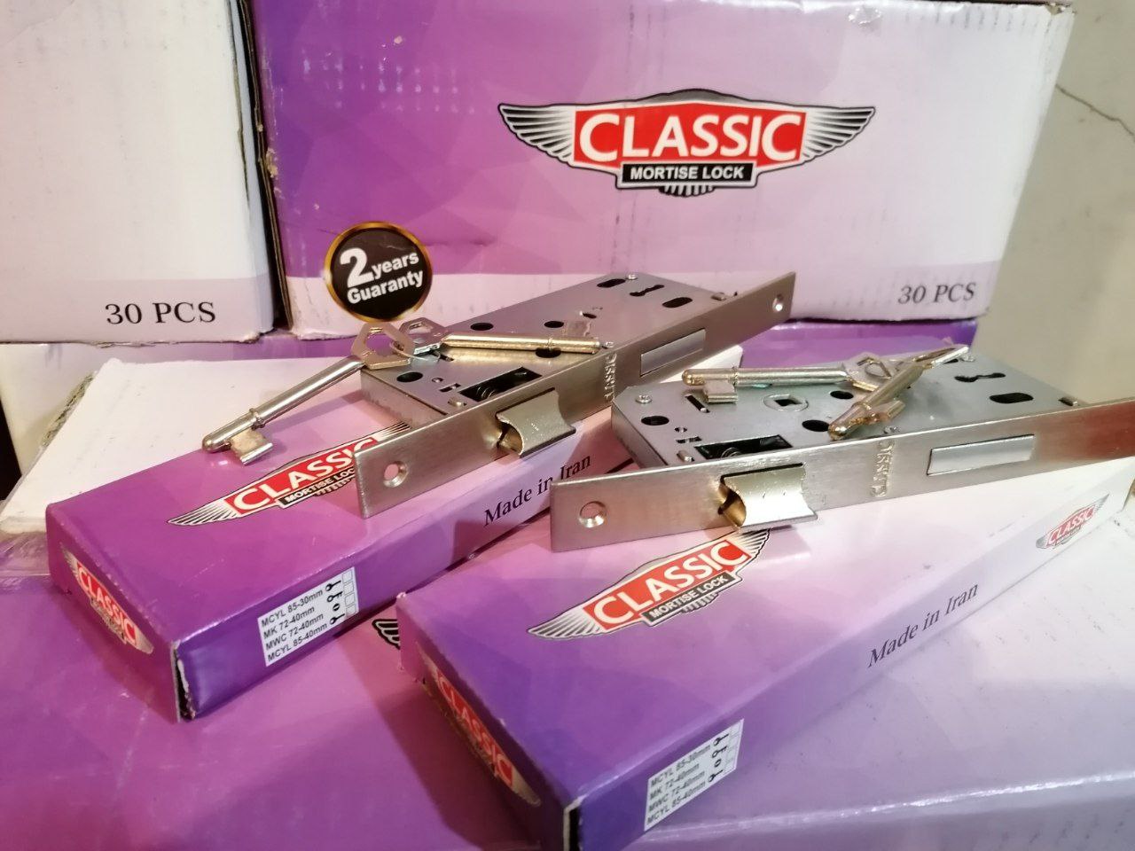 قفل پهن (کلاسیک)کلیدی، سویچی و سر