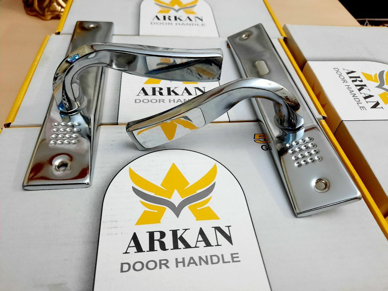 دستگیره خالدار شکلاتی