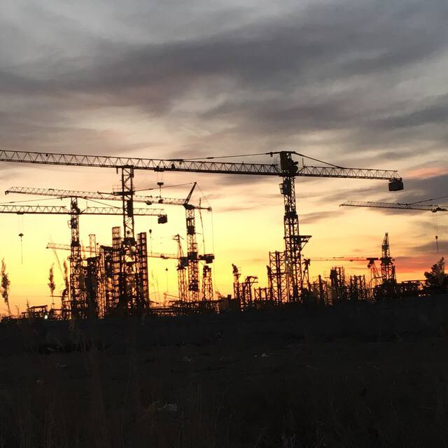 خريد و فروش انواع تاور كرين از ٣ تن