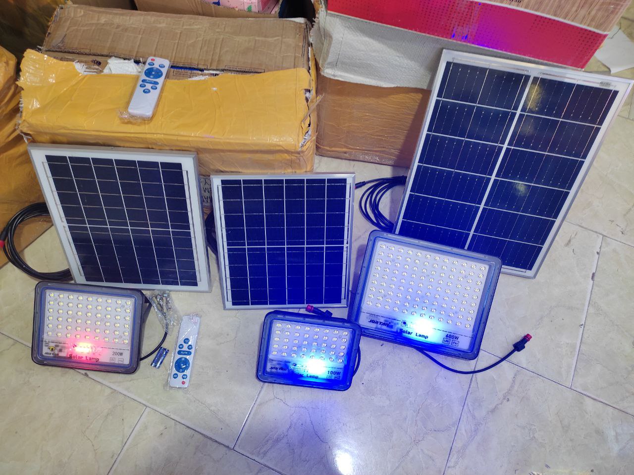 پروژکتورهای سولار شرکتی ترخیص شد.ب