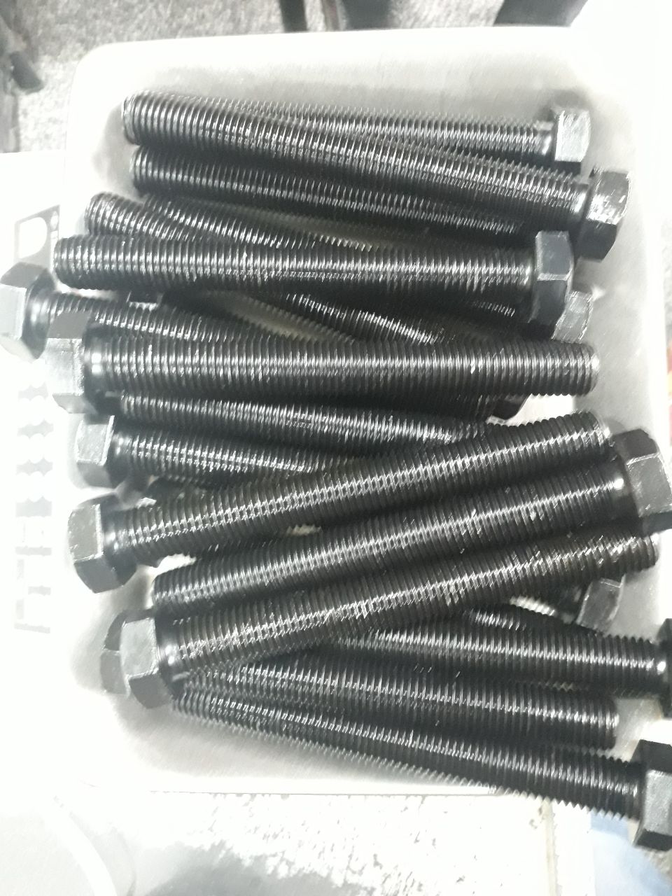 پیچ خشکه درشت بار موجود می باشد. 