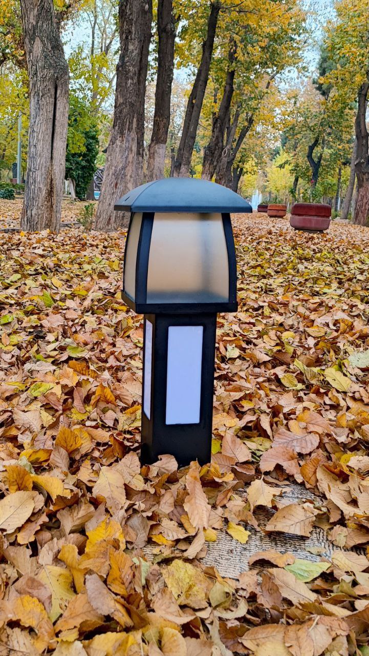 چراغ چمنی 60 سانت فلزی مدرنشیشه 4 