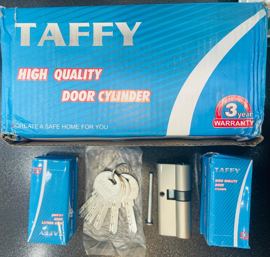 #سیلندر_درب_چوبی #سیلندر_تافی سیلندر ۷ سانت تافی  کارتن: ۱۵۰ عدد           ساخت:چین   نقدی   پخش یرا