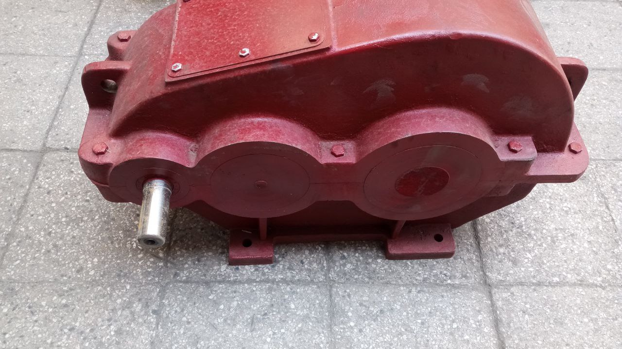 ساخت گیربکس های صنعتی (روسی، المانی، ...)، گیربکس شافت مستقیم ، حلزونی ، ساخت و تولید انواع دنده و چ