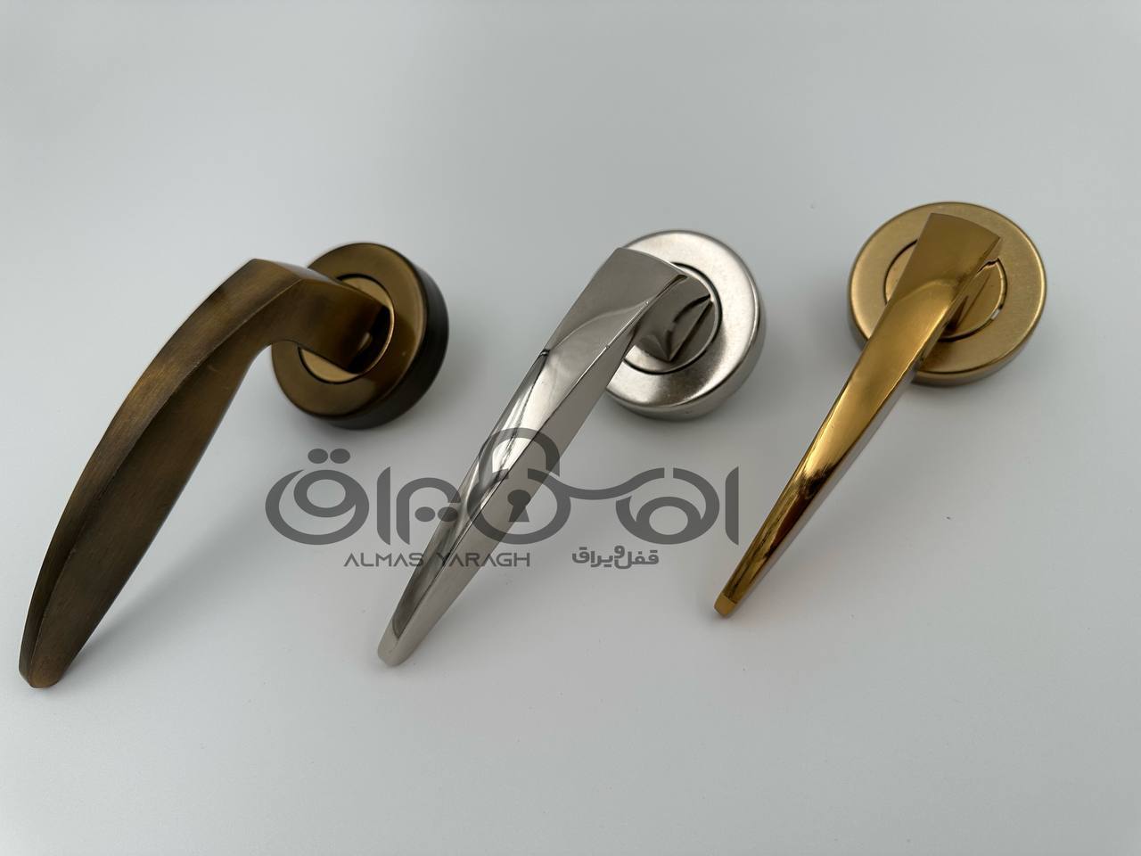 دستگیره یکطرفه درب ضد سرقت صبا رنگ: کروم،مشکی، طلایی،‌زیتونی کانال واتس اپ: https://chat.whatsapp.co