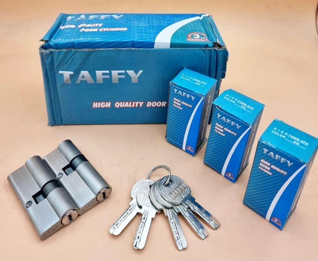  سیلندر 7 تافی taffy پنج کلید کامپیوتری کارتن 150 عددی قیمت عالیییی آدرس : تهران--خیابان امام خمینی 
