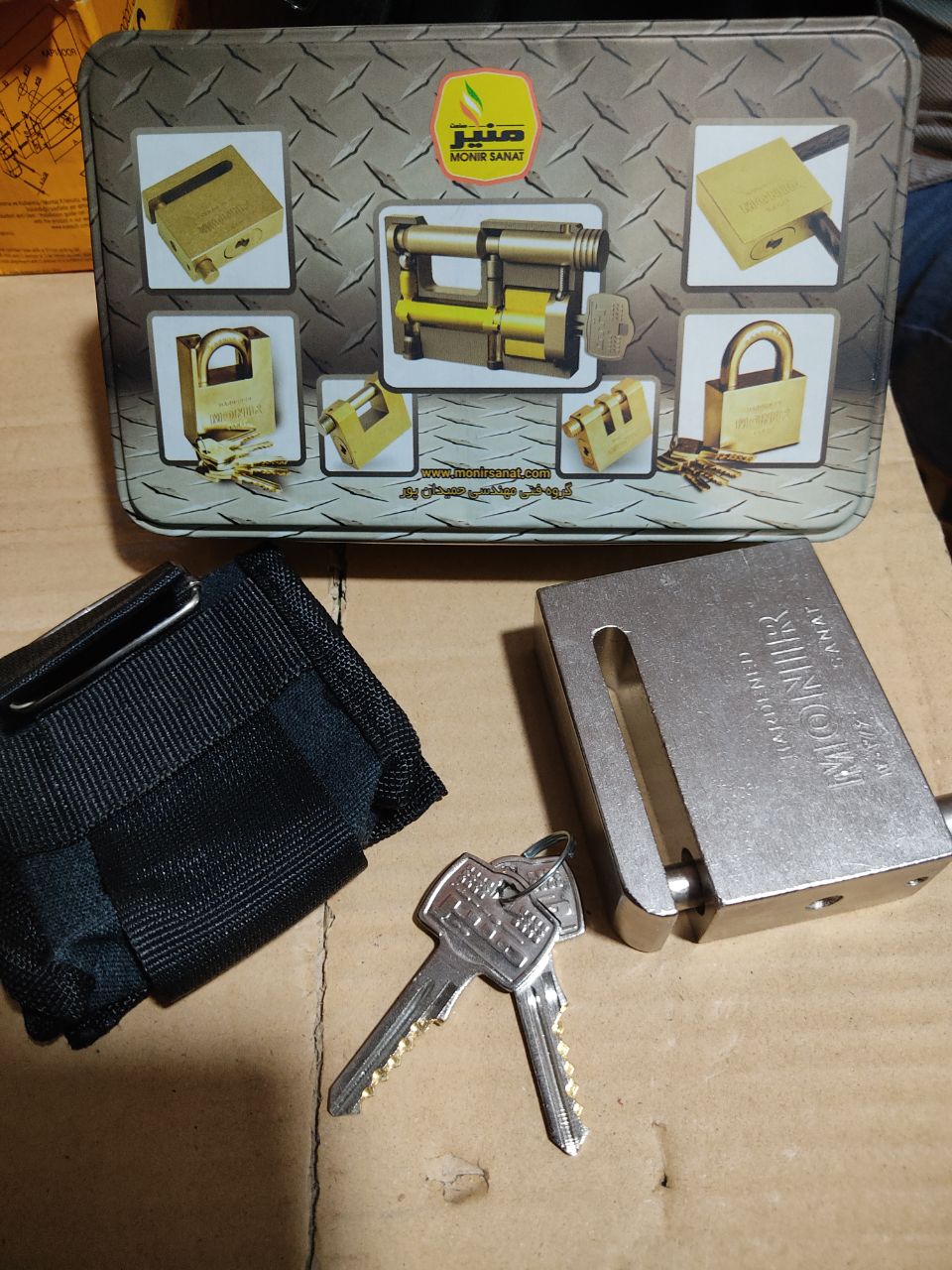 قفل دیسک منیر صنعت کلید دوشیار پله ای 🟡 10 ساچمه ضدبرشضد اسید دارای کیف حمل 🟣 با ضمانت تعویض آدرس :