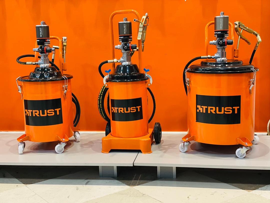 گریس پمپ های بادی تراست محصول شرکت گروز هند. دارای یکسال گارانتی و ده سال خدمات. موجود در سایت وی آی