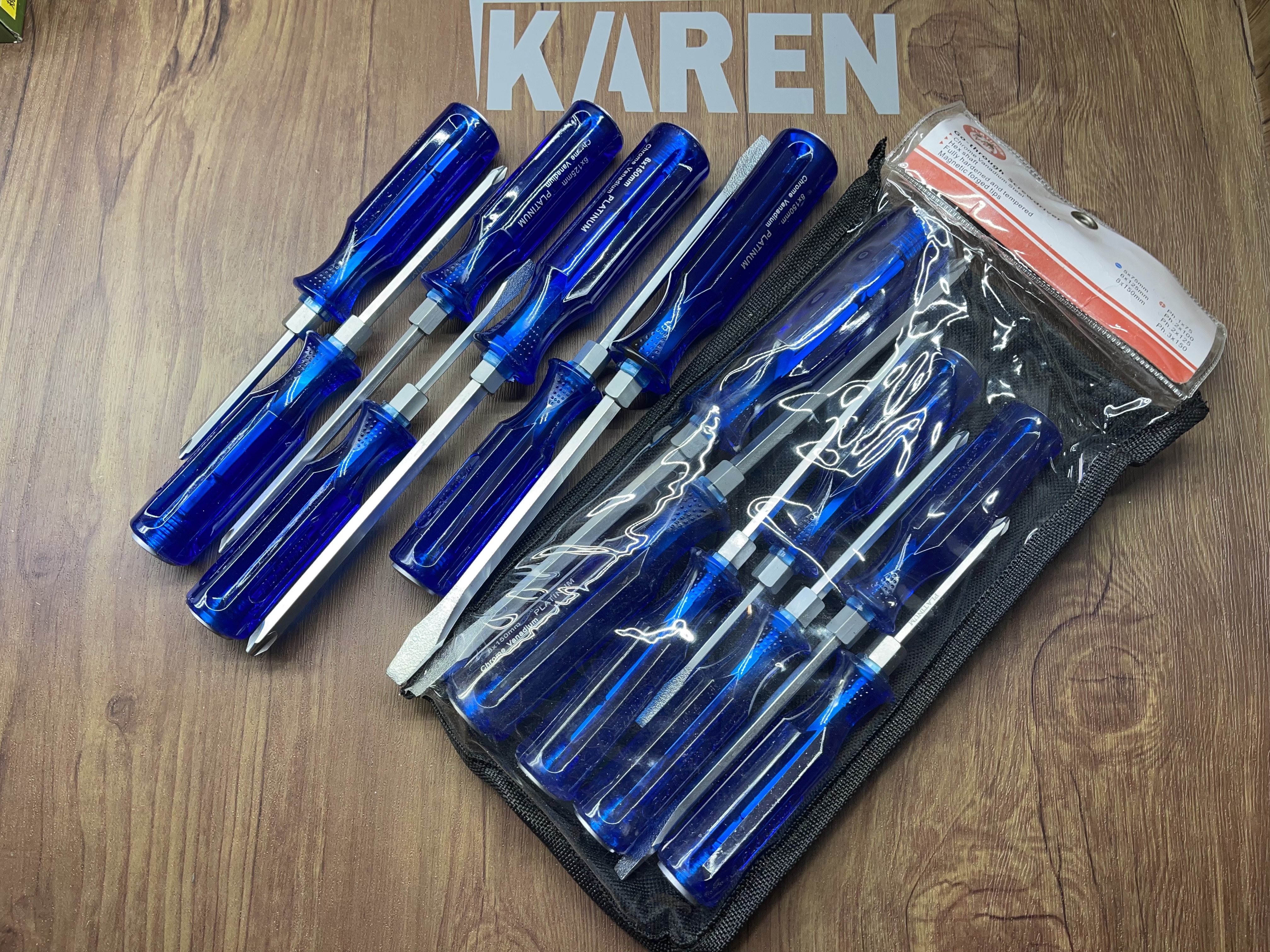 پیچ گوشتی ۷ عددی ضربه خور طرح نوا تعداد در کارتن :36عدد قیمت :؟؟؟؟؟؟؟تومان کیفیت عالی ورود به کانال 