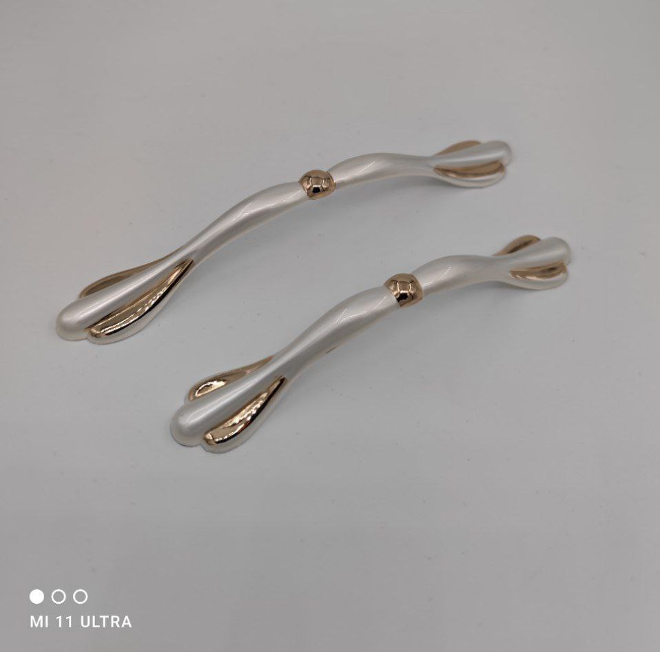 دستگیره کابینتی با کیفیت عالی در حال پخش