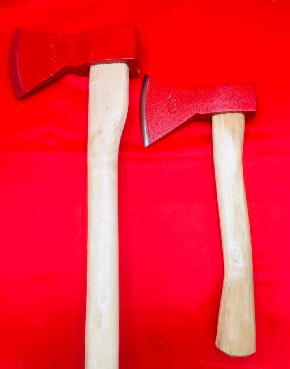 تبر دسته چوبی 
