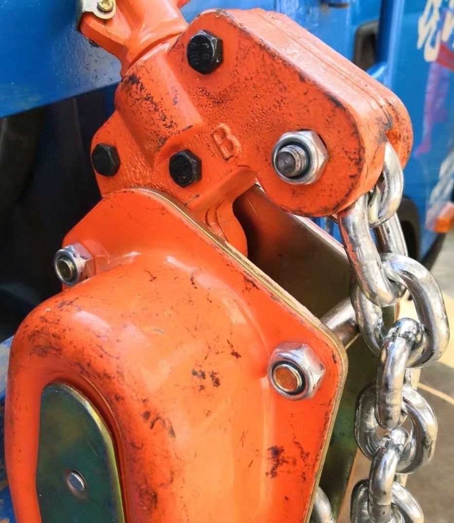 تعمیرات انواع جرثقیل های سقفی . دروازه ای ، کارگاهی ، منو ریل ، تعمیرات الکتریکال و مکانیکال انواع ب