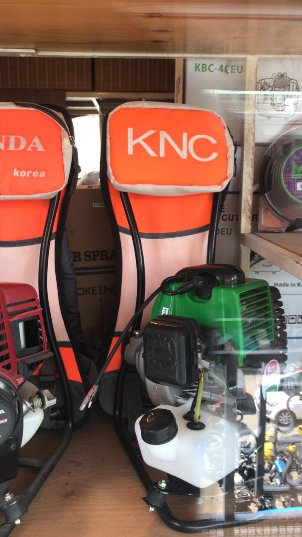 علفتراش دوشی وپشتی دوزمانه KNC کره