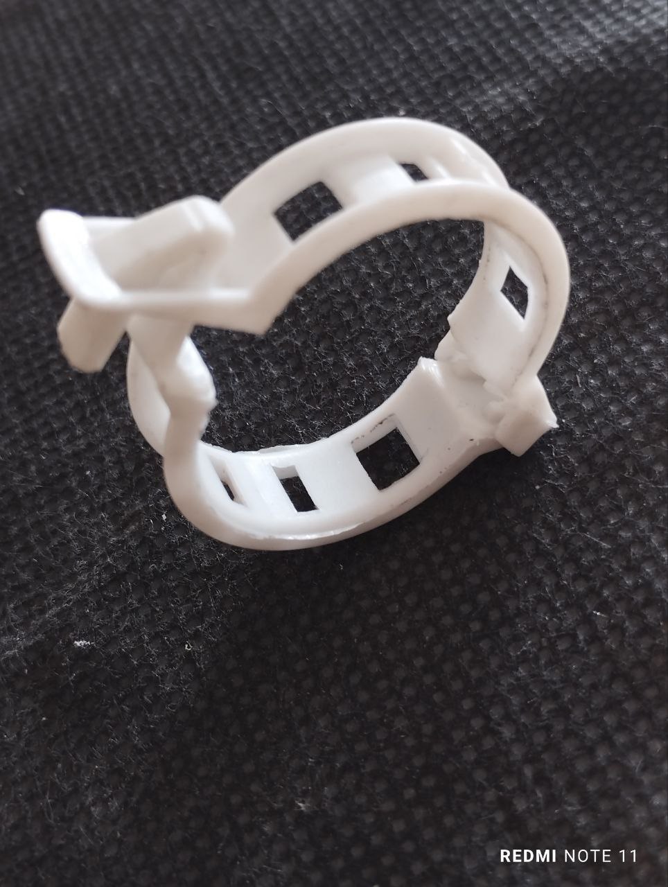 گیره نگه دارنده بوته