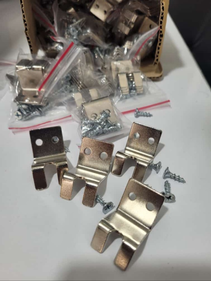 بست آبچکان فلزی