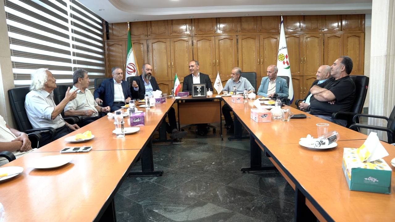 پیشکسوتان چراغ راه جوانان و ستون های صنف ابزارفروش