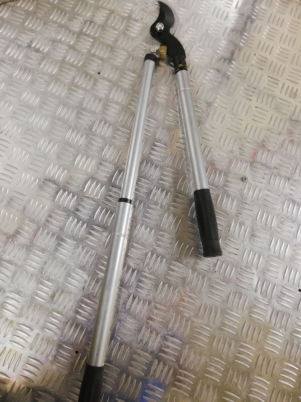  قیچی شاخه زن دسته تلسکوپی درجه یک