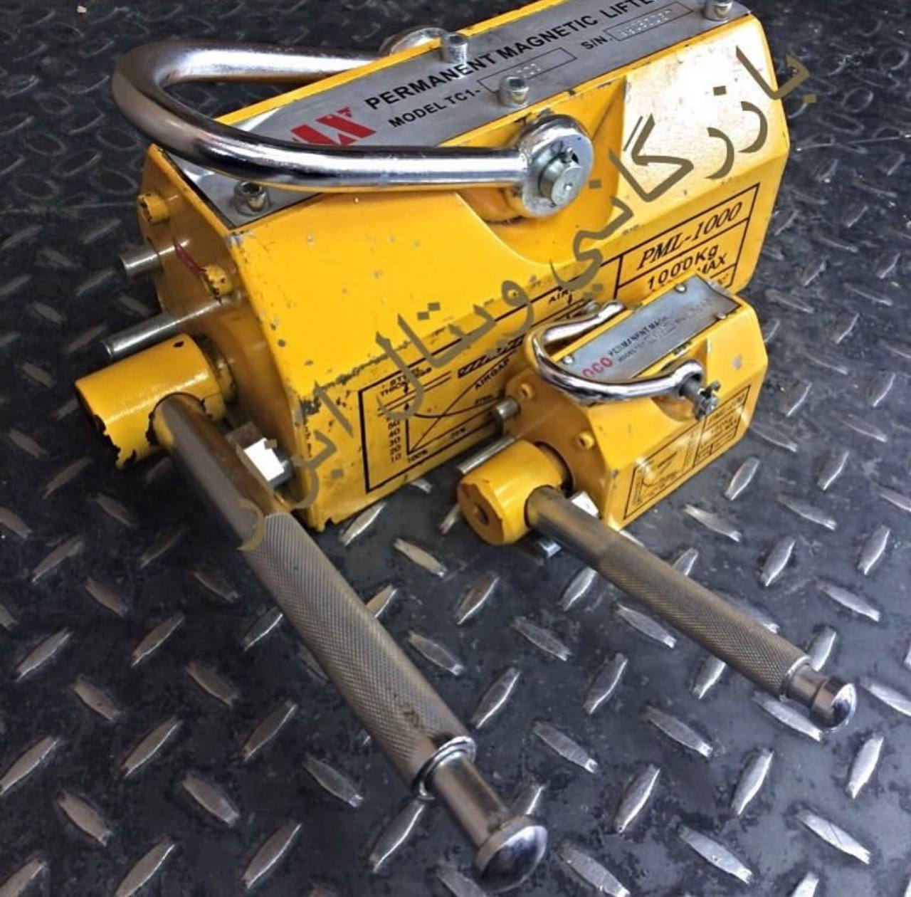 بازرگاني ويتال ابزار وارد كننده و مركز پخش. زنجير. جرثقيل. سيم بكسل وتسمه هاى حمل بار....