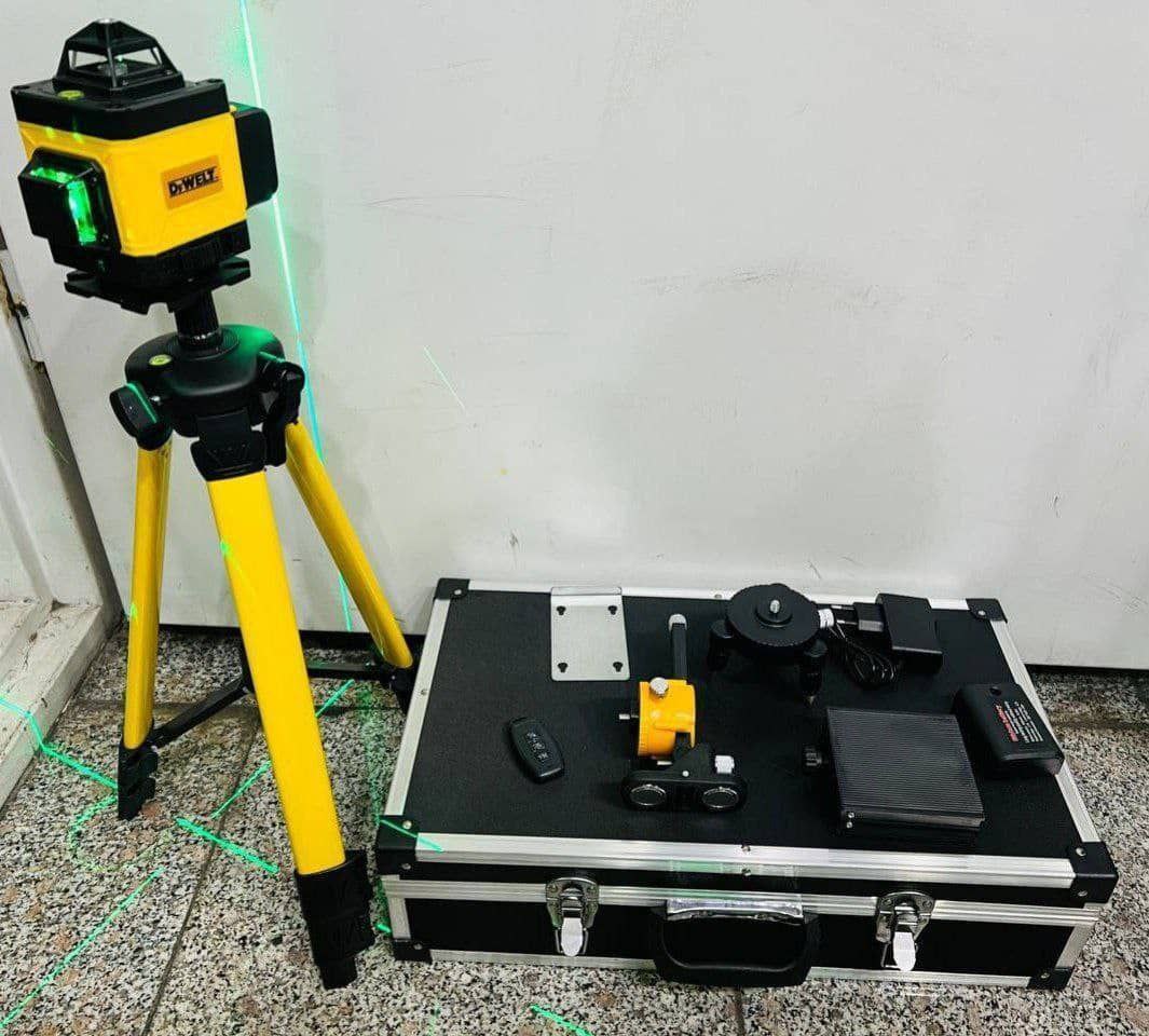 تراز لیزری نور سبز شارژی دیوالت خورده 