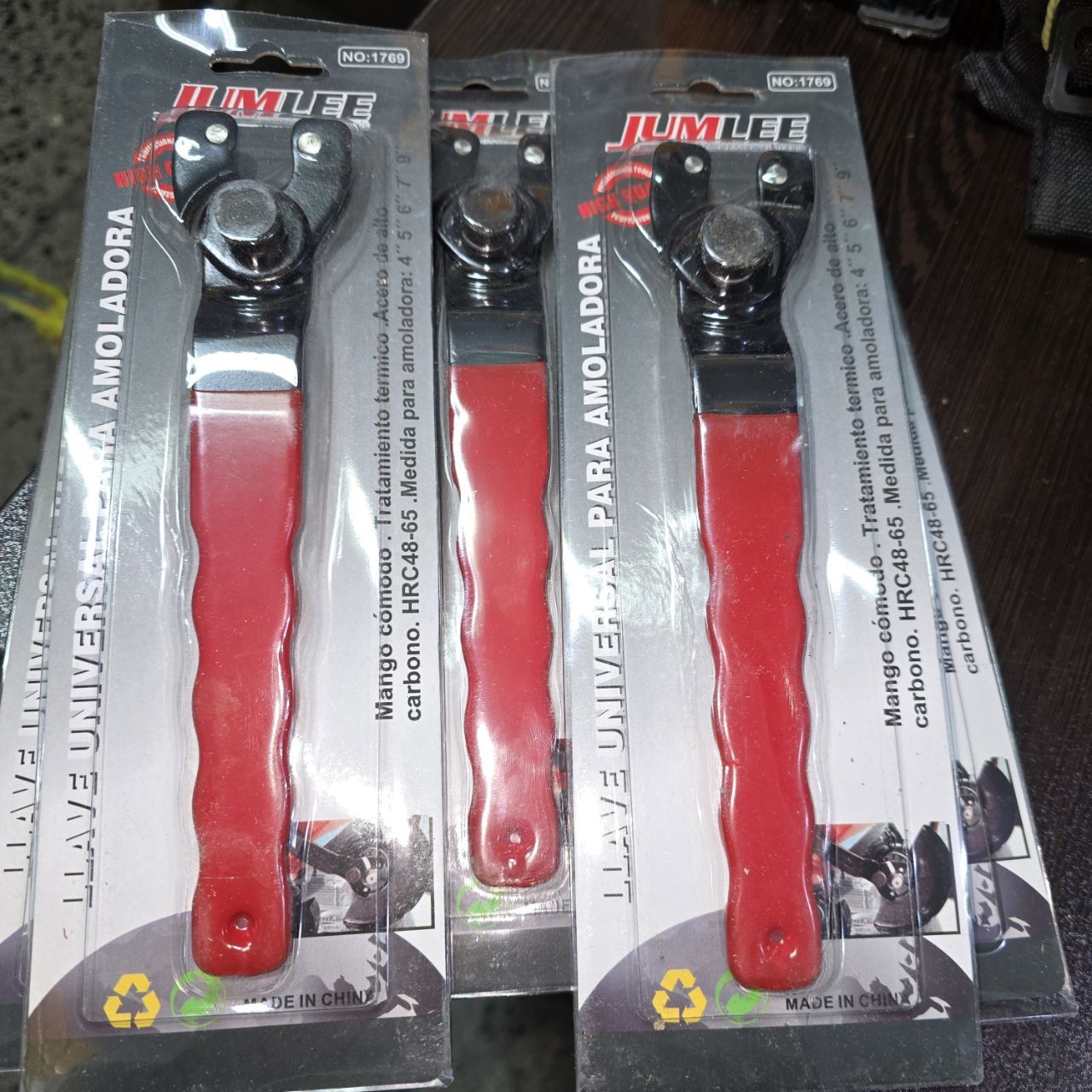 آچار فرز تنظیم شونده جاملی سایز فک قابل تنظیم قابلیت استفاده در تمامی انواع فرز جدید و قدیم ورق و پی