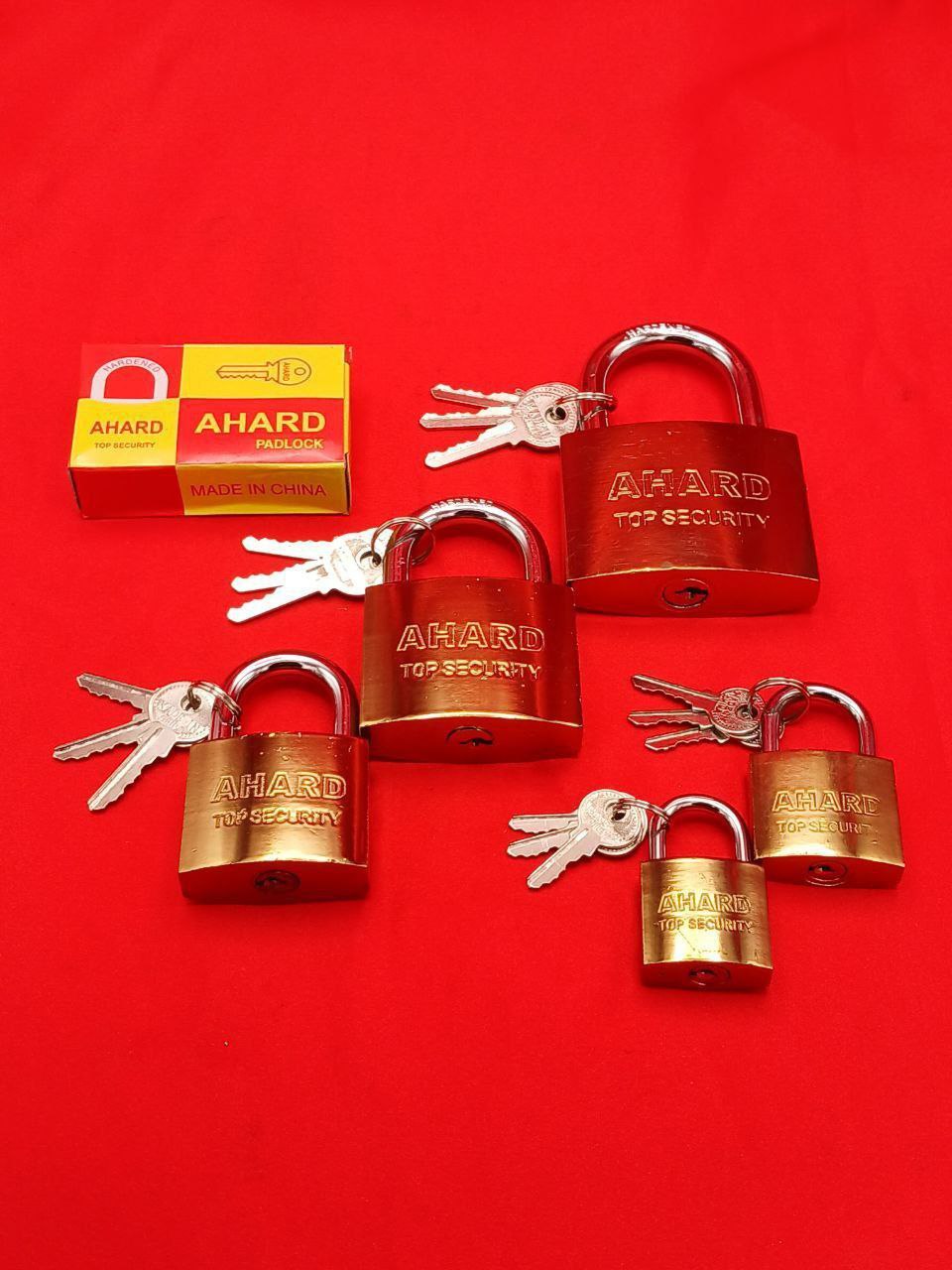 ⭕️ قفل اویز طلایی طرح برنج کیفیت خوب 