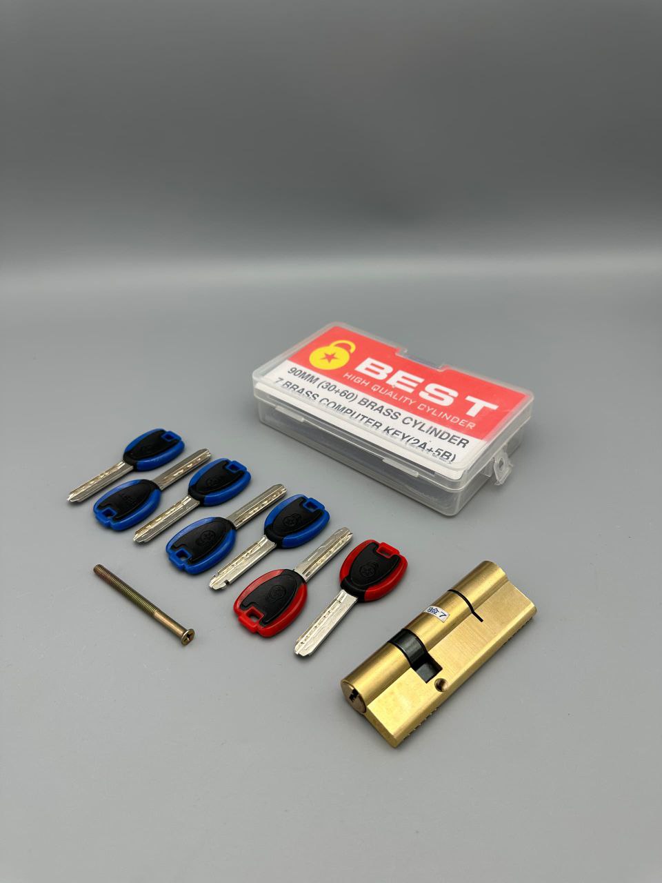  سیلندر 9 سانت برنجی بست سایز 30/60 تمام برنجییی دارای کلید کارگری ( ۷ کلید) کارتن 80 عددی _ _ _ _ _